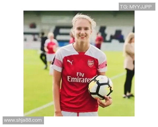 全球颜值最高的女足球员揭晓 谁将成为赛场上的魅力之星 全球颜值最高的女足球员揭晓 谁将成为赛场上的魅力之星