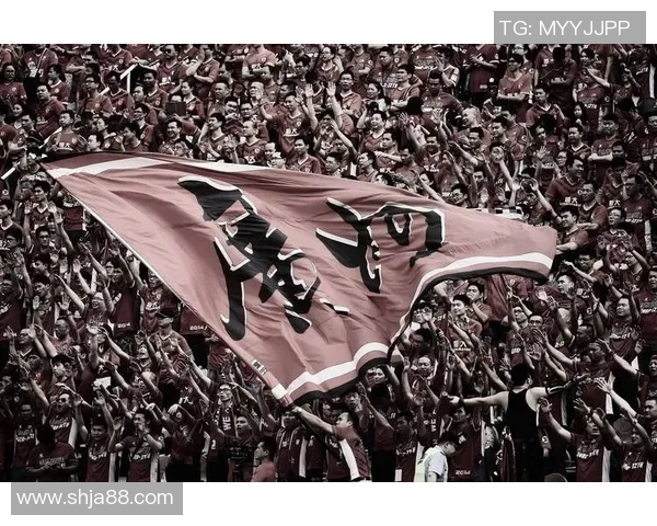 各大足球巨星踏足中国赛场 引发球迷热烈追捧与关注