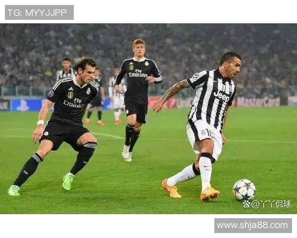 意大利足球巨星风采展现 球场英姿与荣耀瞬间回顾