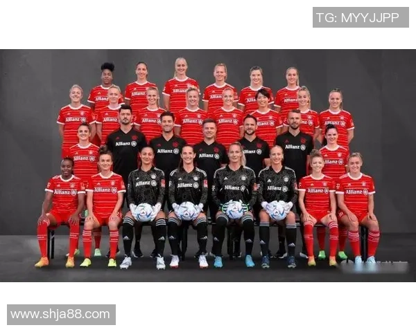 拜仁女足球星闪耀绿茵展现巾帼力量引领球队再攀高峰