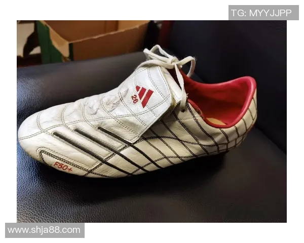 足球球星专属运动鞋精选图集打造最强场上足部装备