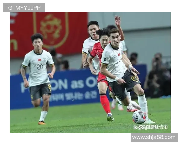 足球球星激烈对骂赛场内外口水战爆发引发球迷热议